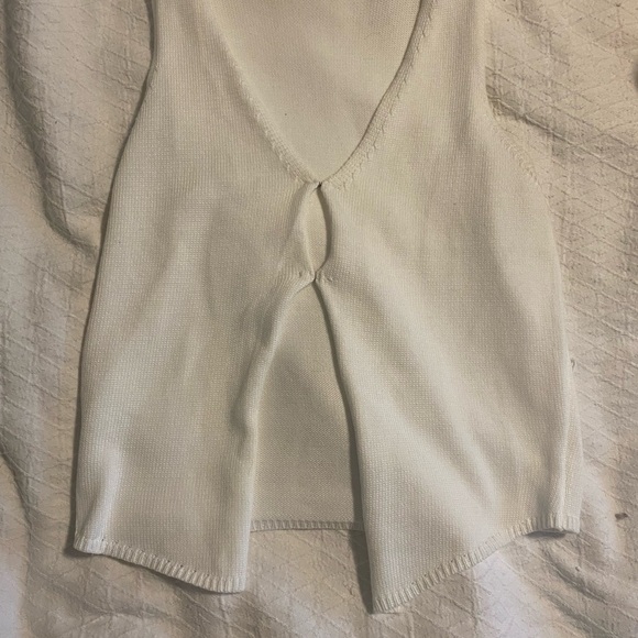 White Plunge Neck Sleeveless Crop Top - Picture 4 of 5